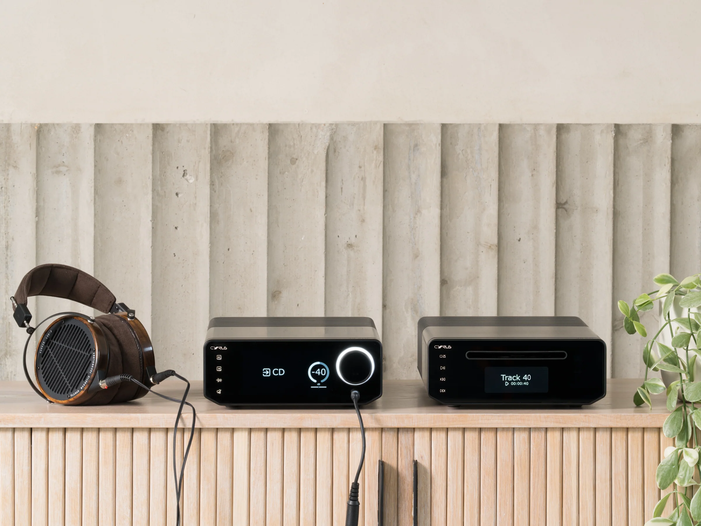 Cyrus 40 Amp with 40 CD Player - Image 10