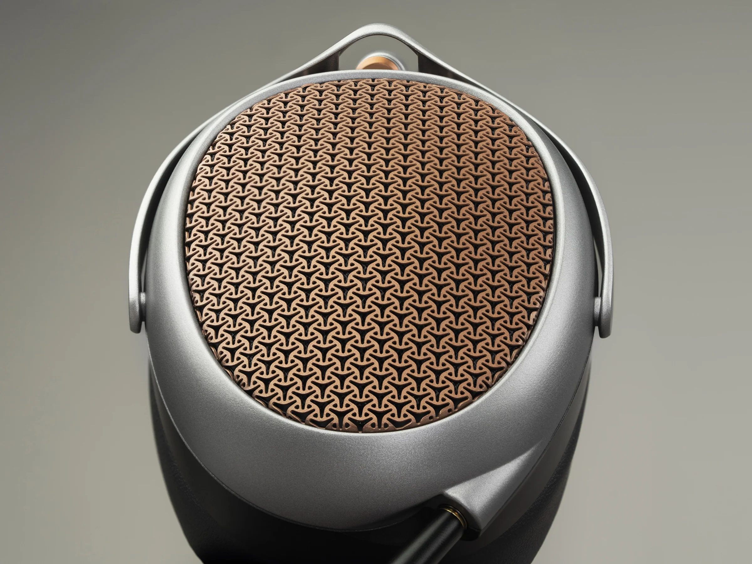 iFi iDSD Valkyrie with Meze Poet Headphone System - Image 33