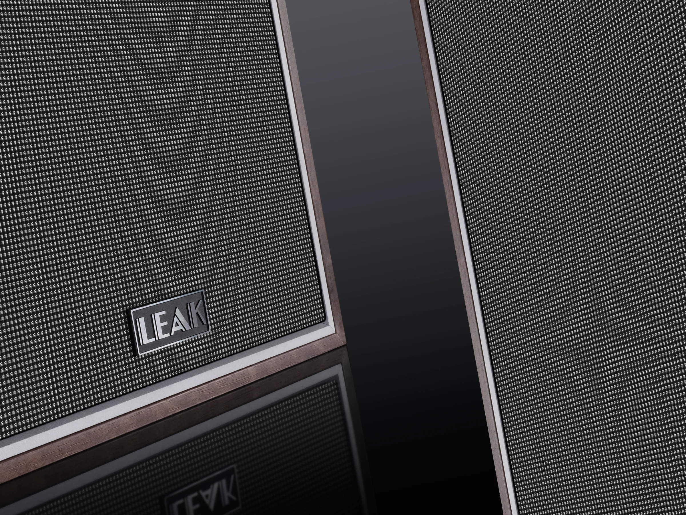 Leak Sandwich 100 Bookshelf Speakers - Image 13