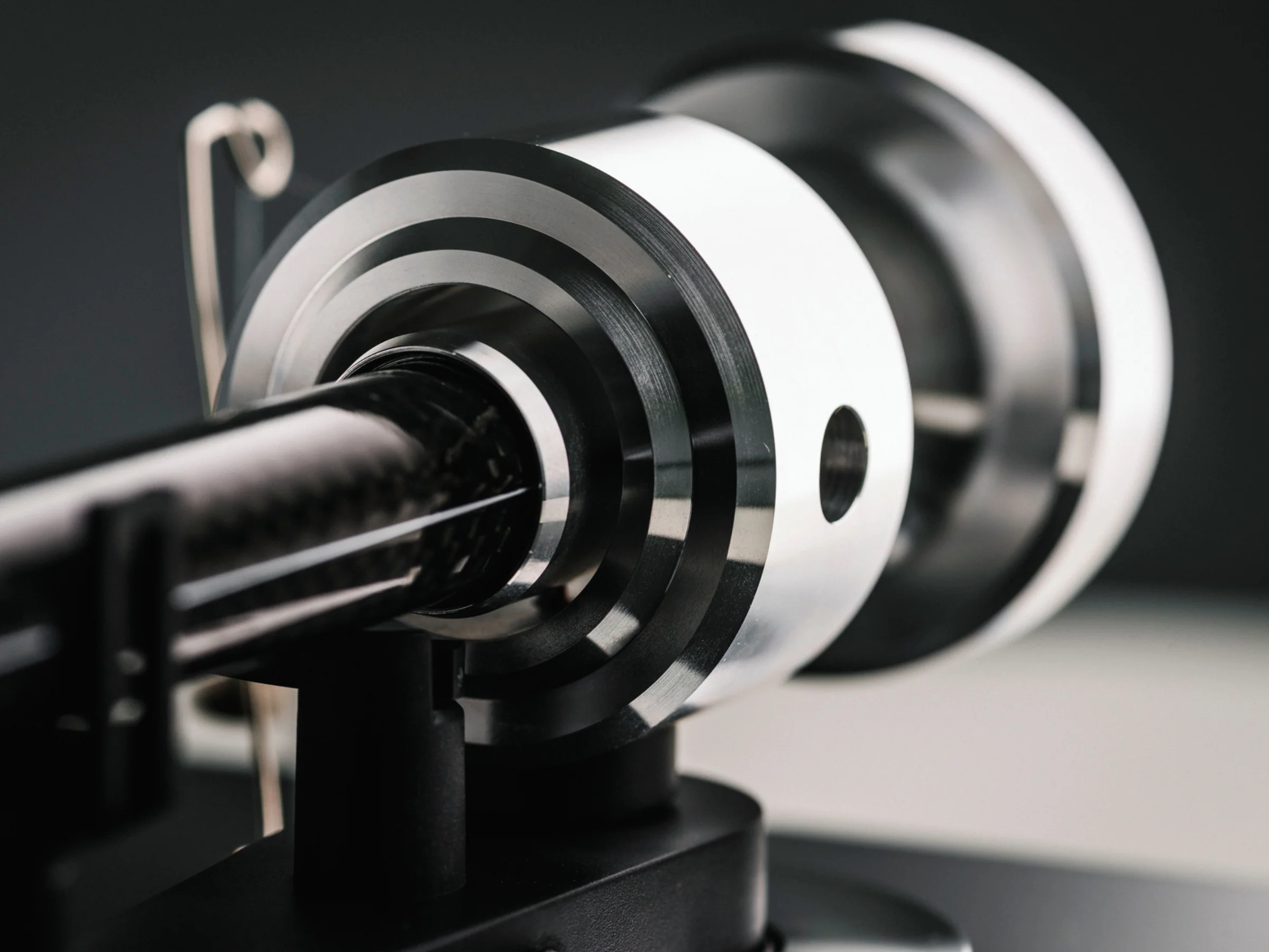 Pro-Ject Debut Reference 10 Turntable - Image 8