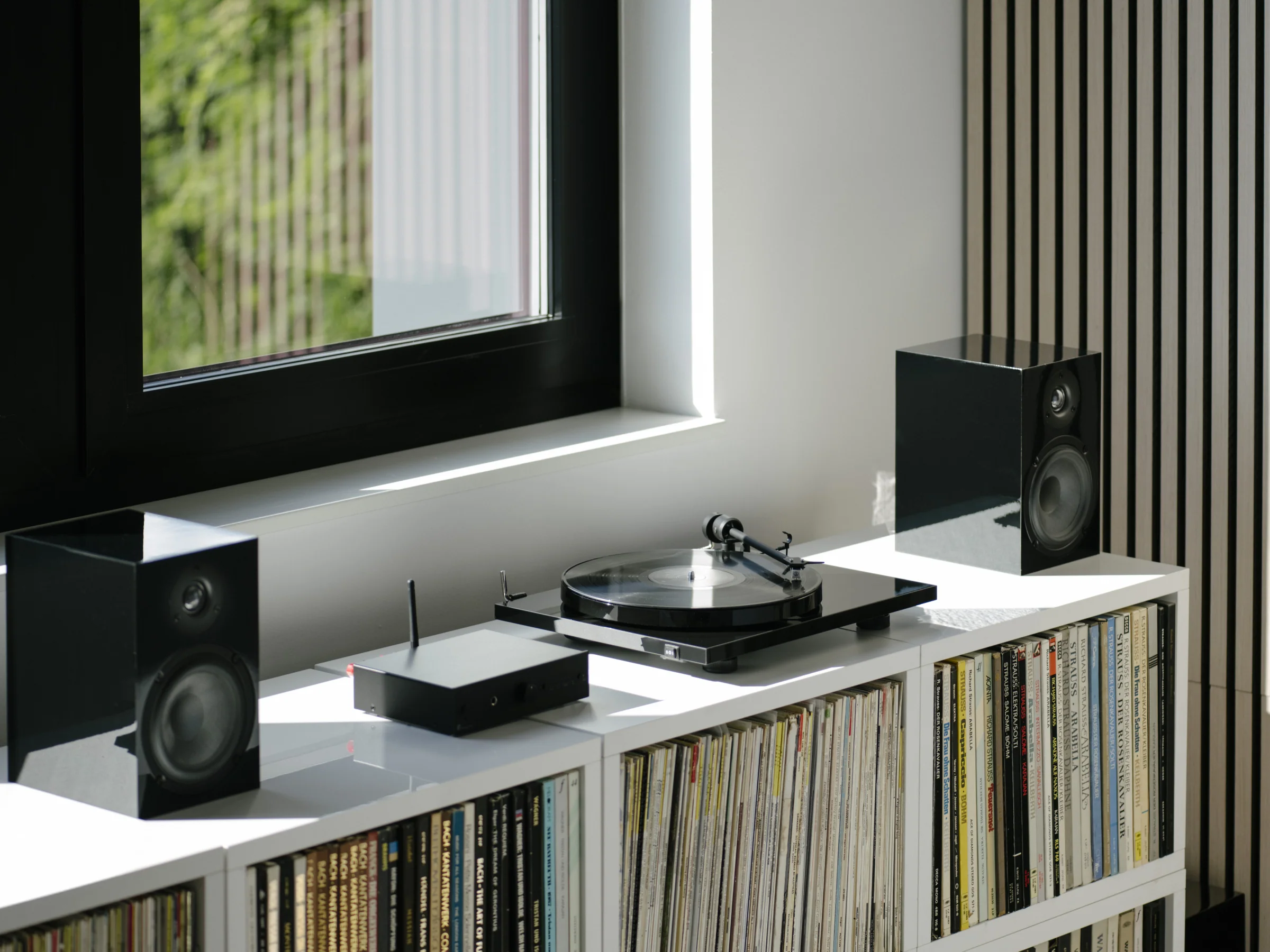 Pro-Ject Stereo SET E1 Turntable System - Image 10