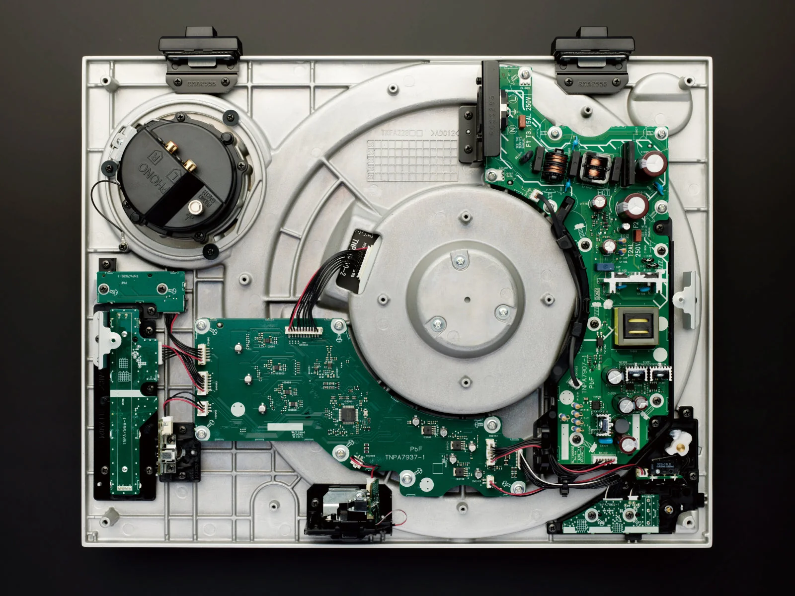 Technics SL-1200GR2 Turntable + SC-CX700 Wireless Speaker System - Image 21