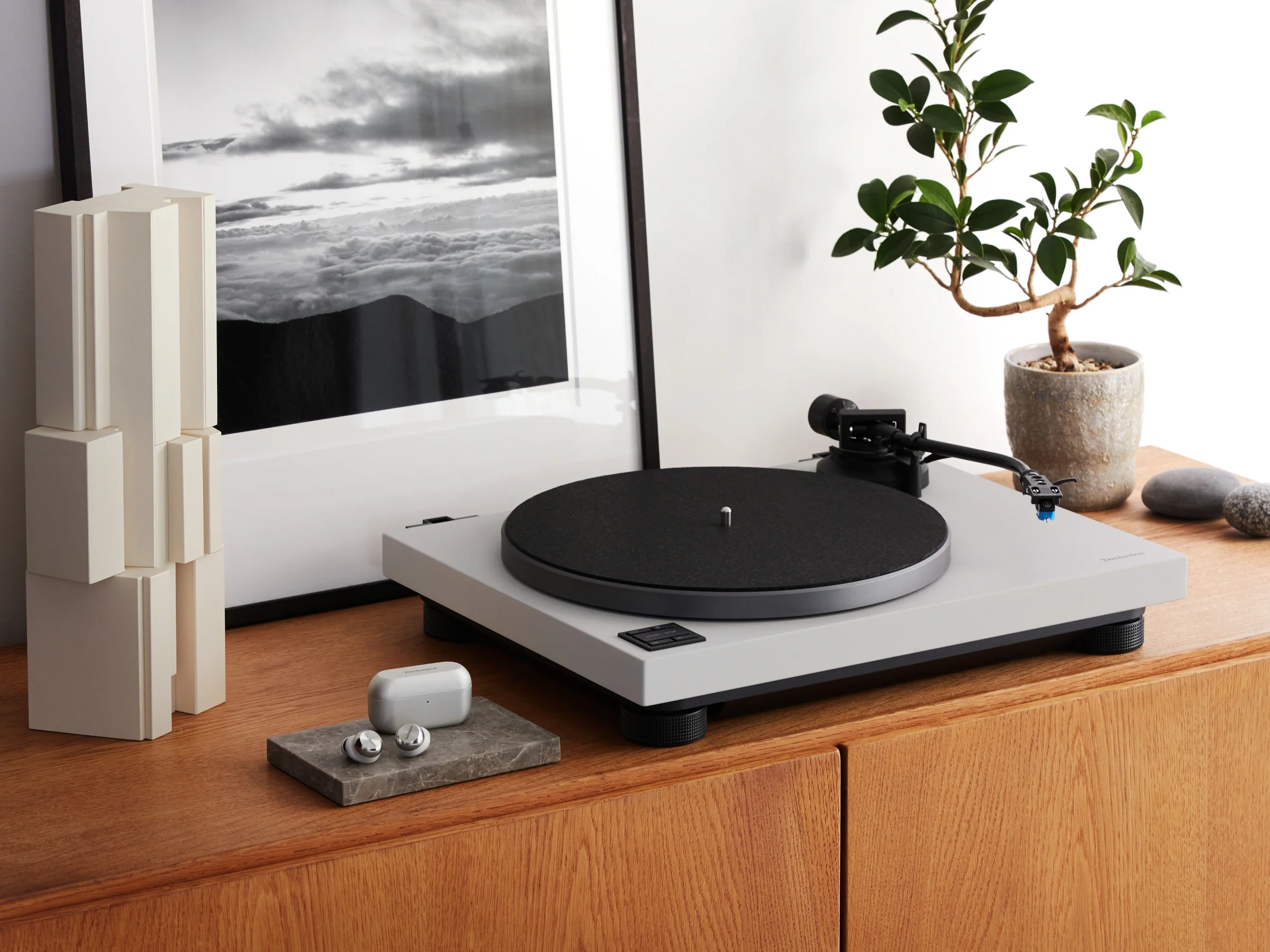 Technics SL-40CBT Direct Drive Turntable with KEF CODA W Wireless Turntable System - Image 25